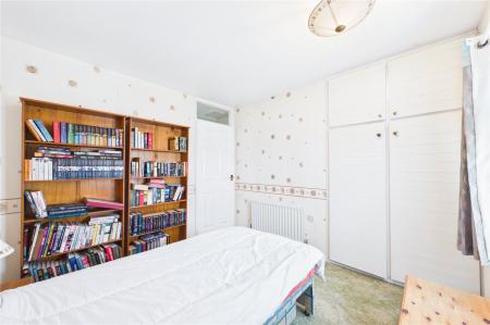 3 bedroom End of terrace house for sale in Dover Close, Basingstoke