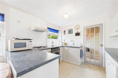 3 bedroom End of terrace house for sale in Dover Close, Basingstoke