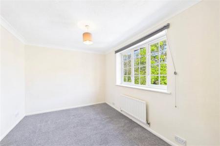 2 bedroom Terraced House to let in Little Copse Chase, Chineham