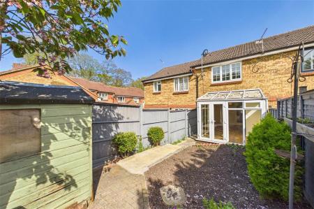 2 bedroom Terraced House to let in Little Copse Chase, Chineham