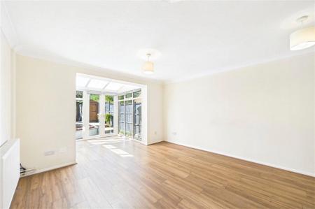 2 bedroom Terraced House to let in Little Copse Chase, Chineham