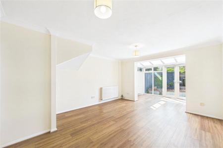 2 bedroom Terraced House to let in Little Copse Chase, Chineham
