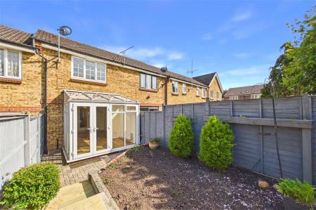 2 bedroom Terraced House to let in Little Copse Chase, Chineham