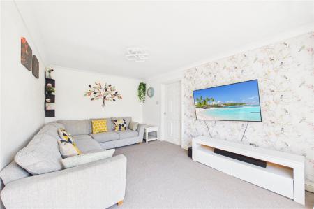 3 bedroom End of terrace house for sale in Mourne Close, Basingstoke