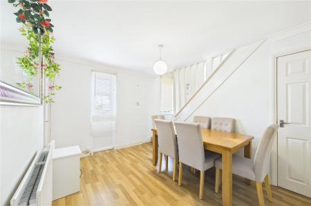 3 bedroom End of terrace house for sale in Mourne Close, Basingstoke