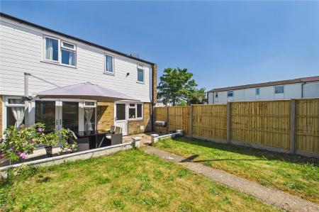 3 bedroom End of terrace house for sale in Mourne Close, Basingstoke