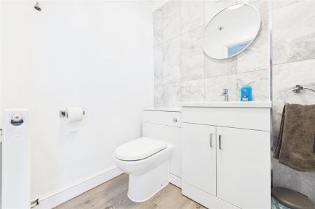 3 bedroom End of terrace house for sale in Mourne Close, Basingstoke