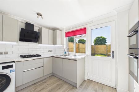 3 bedroom End of terrace house for sale in Mourne Close, Basingstoke