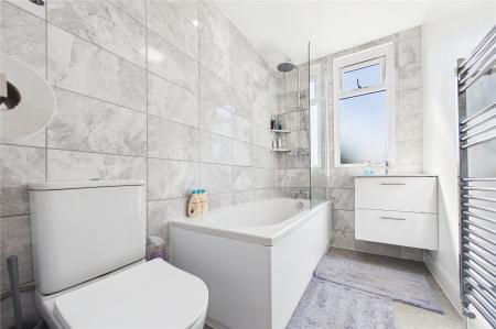 3 bedroom End of terrace house for sale in Mourne Close, Basingstoke