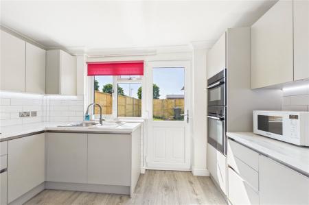 3 bedroom End of terrace house for sale in Mourne Close, Basingstoke