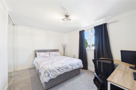 3 bedroom End of terrace house for sale in Mourne Close, Basingstoke
