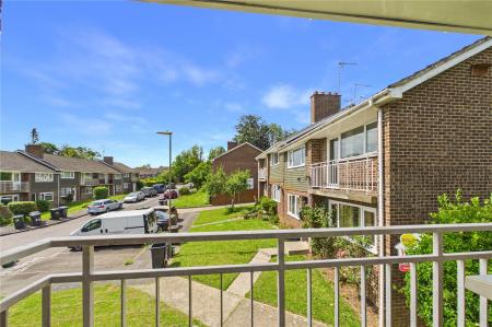 2 bedroom Maisonette for sale in Bliss Close, Basingstoke