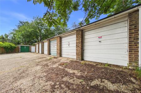 2 bedroom Maisonette for sale in Bliss Close, Basingstoke