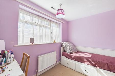 4 bedroom Link detached house for sale in Chaffinch Close, Basingstoke