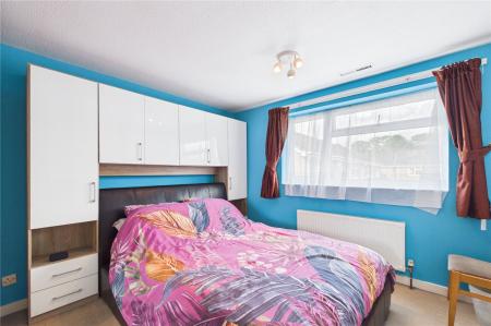 4 bedroom Link detached house for sale in Chaffinch Close, Basingstoke