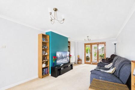 4 bedroom Link detached house for sale in Chaffinch Close, Basingstoke