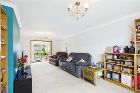 4 bedroom Link detached house for sale in Chaffinch Close, Basingstoke