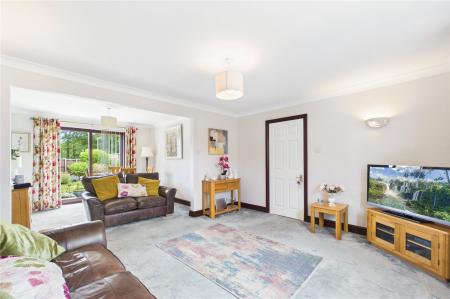 3 bedroom Link detached house for sale in Waterloo Avenue, Basingstoke