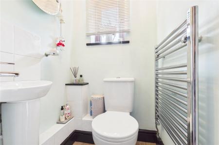 3 bedroom Link detached house for sale in Waterloo Avenue, Basingstoke