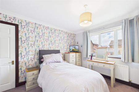 3 bedroom Link detached house for sale in Waterloo Avenue, Basingstoke