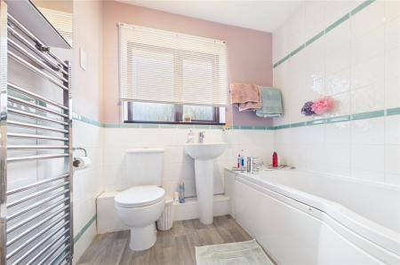 3 bedroom Link detached house for sale in Waterloo Avenue, Basingstoke