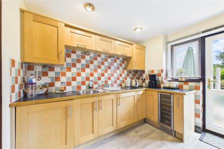 3 bedroom Link detached house for sale in Waterloo Avenue, Basingstoke
