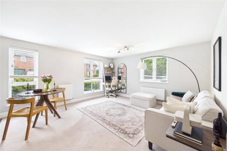 1 bedroom Flat to let in Fullbrook Avenue, Spencers Wood