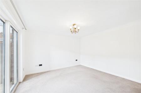 3 bedroom End of terrace house to let in Orkney Close, Basingstoke