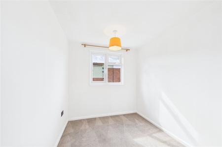 3 bedroom End of terrace house to let in Orkney Close, Basingstoke