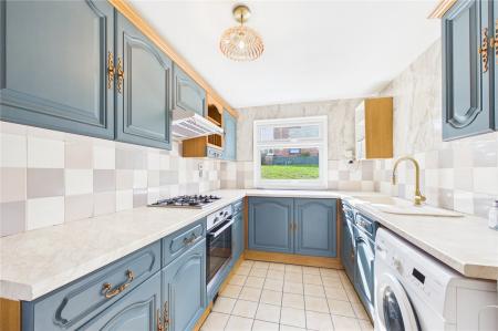 3 bedroom End of terrace house to let in Orkney Close, Basingstoke