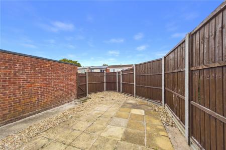 3 bedroom End of terrace house to let in Orkney Close, Basingstoke
