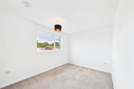 3 bedroom End of terrace house to let in Orkney Close, Basingstoke