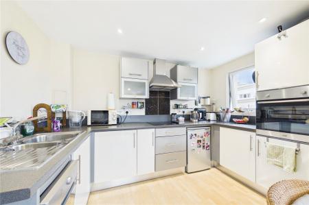 2 bedroom Flat to let in Winterthur Way, Basingstoke