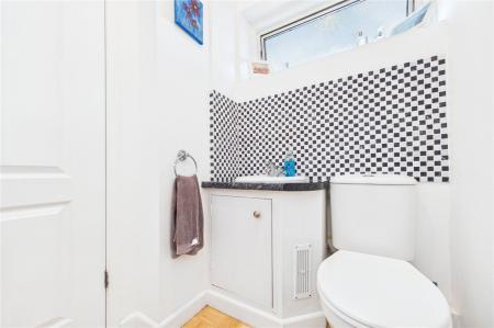 3 bedroom Detached house for sale in Columbine Road, Basingstoke