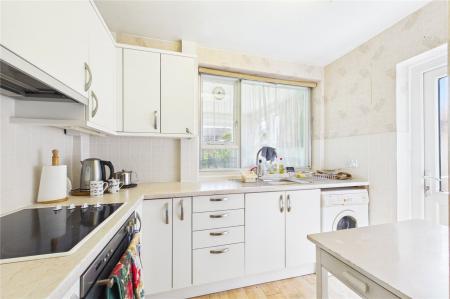 3 bedroom Semi-detached house for sale in Elmwood Way, Basingstoke