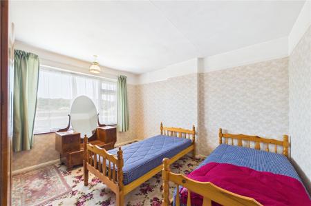 3 bedroom Semi-detached house for sale in Elmwood Way, Basingstoke