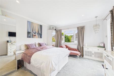 3 bedroom Detached bungalow for sale in Severn Gardens, Oakley