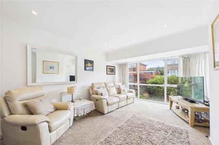 3 bedroom Detached bungalow for sale in Severn Gardens, Oakley