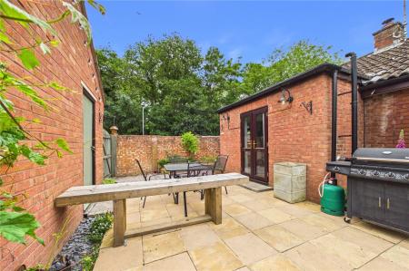 2 bedroom Detached bungalow to let in Portway, Riseley