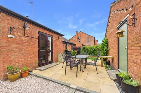 2 bedroom Detached bungalow to let in Portway, Riseley