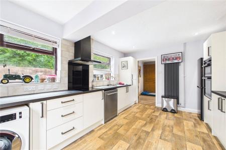 2 bedroom Detached bungalow to let in Portway, Riseley