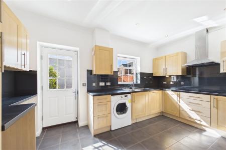 3 bedroom Semi-detached house for sale in Rockbourne Road, Sherfield-on-Loddon