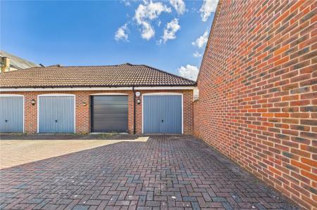 3 bedroom Semi-detached house for sale in Rockbourne Road, Sherfield-on-Loddon