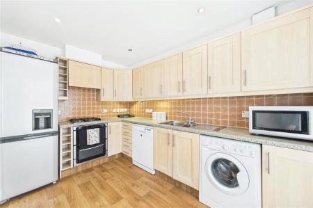 2 bedroom Semi-detached house for sale in Richards Field, Chineham