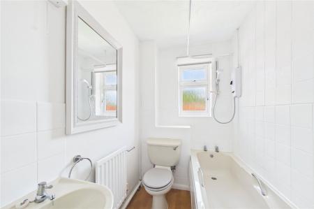 2 bedroom Terraced House for sale in Windsor Gardens, Basingstoke