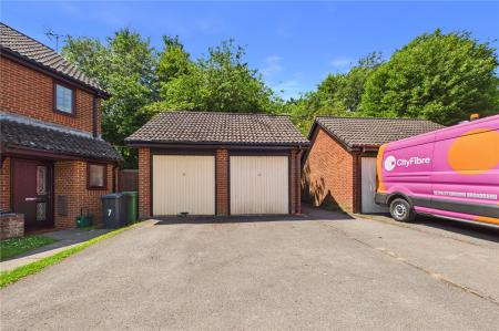 2 bedroom Terraced House for sale in Windsor Gardens, Basingstoke