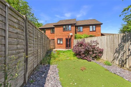 2 bedroom Terraced House for sale in Windsor Gardens, Basingstoke