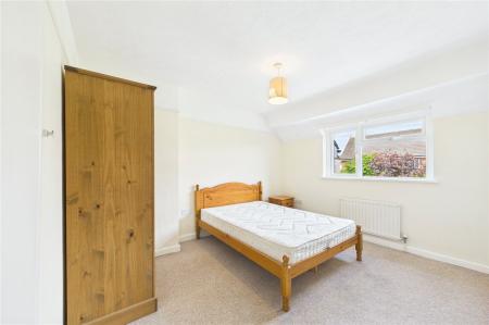 3 bedroom End of terrace house for sale in Queen Mary Avenue, Basingstoke