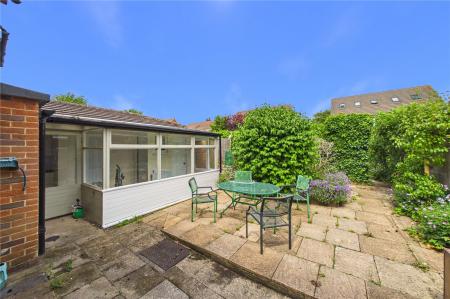 3 bedroom End of terrace house for sale in Queen Mary Avenue, Basingstoke