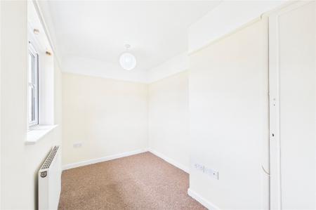 3 bedroom End of terrace house for sale in Queen Mary Avenue, Basingstoke